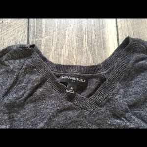 Banana republic mens vneck sweater med